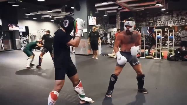 Conor McGregor announces UFC return date: "International Fight Week, 185-pounds" смотреть онлайн