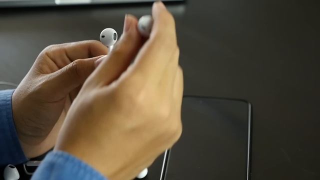 [Review] AirPods หูฟังไร้สาย ฟังก์ชันล้ำๆ จาก Apple !! смотреть онлайн