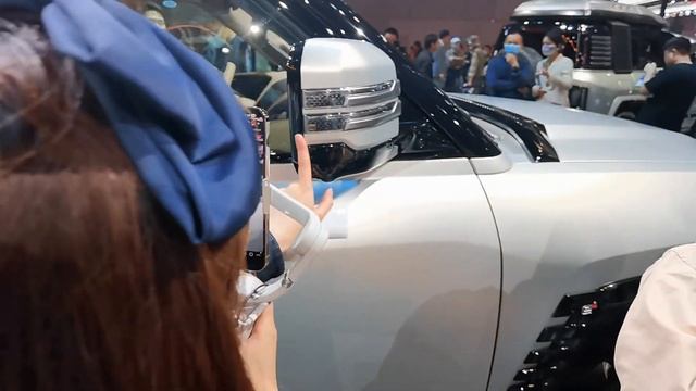 Auto Show - Beyond U8 and U9 In-depth Walkaround смотреть онлайн