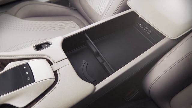 DB11 Fly-through | Aston Martin смотреть онлайн