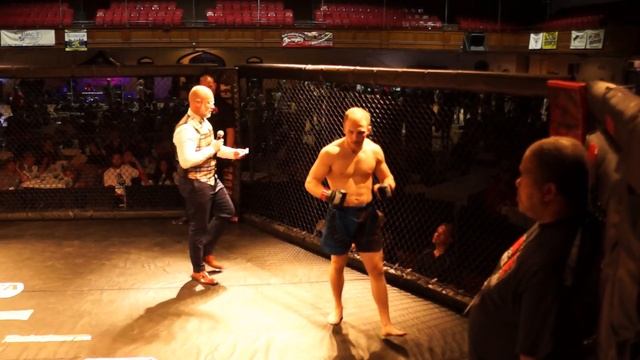 MIKE BERNARD VS PAT CARRASQUILL 145 LB FIGHT RAGE IN THE CAGE 11 смотреть онлайн