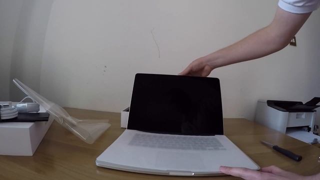 Unboxing MacBook Pro 15 mid 2015 AMD R9 370X смотреть онлайн