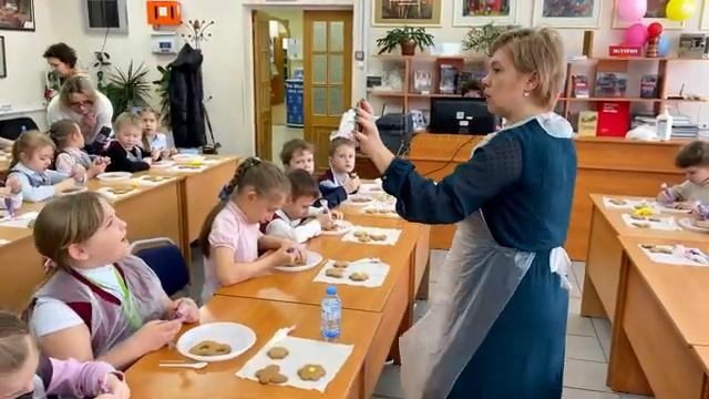 Мастер класс по росписи пряника к 8 марта. 1Р смотреть онлайн