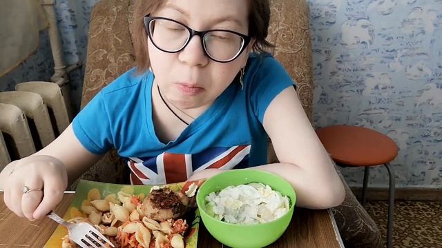 архив 3года назад/МУКБАНГ.