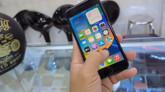 iPhone SE 3 2022 ដែលមាន Chip ខ្លាំងនិង តូច ស្រួលកាន់ តំលៃ ក៏ ទទួលយកបាន😘 смотреть онлайн