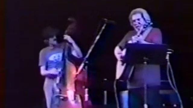 Jerry Garcia and John Kahn - Deep Elem Blues at the Bread and Roses Benefit 11-14-86 смотреть онлайн