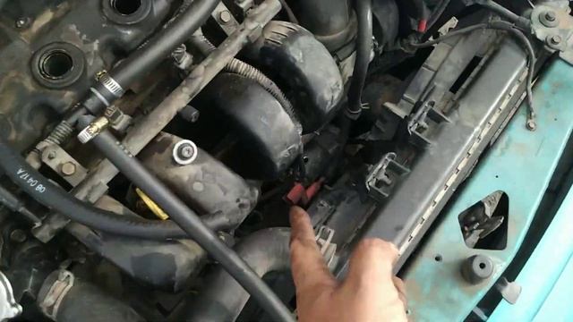 Cambio de válvula PCV en Dodge Neón primera generación 1995-99 смотреть онлайн