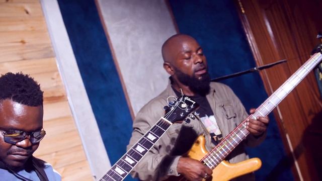 The best guitarist in the world BENJAMIN KABASEKE ft THE KING OF SEBEN +254704242974 смотреть онлайн