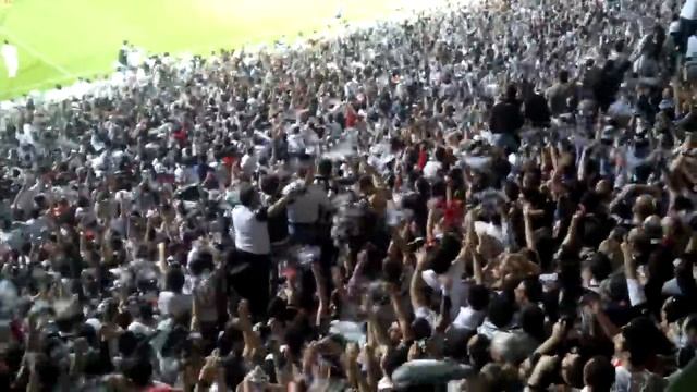 İnönü'ye veda maçı, muhteşem tribün şov, sonunda şampiyona mesaj da var! смотреть онлайн