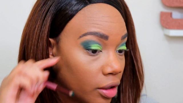 Smokey Green Eye Look for the Holidays смотреть онлайн