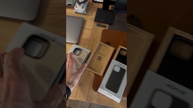 Чехол-накладка Nomad Sport Case with MagSafe для iPhone 13 Pro Max, песочный и черный ⏳ смотреть онлайн