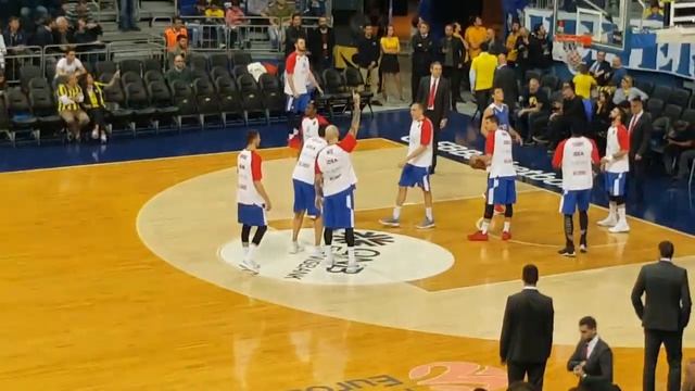 Evine dönen Pero Antic'in maç öncesi ve maç sonrasında onurlandırıldığı harika anlar смотреть онлайн