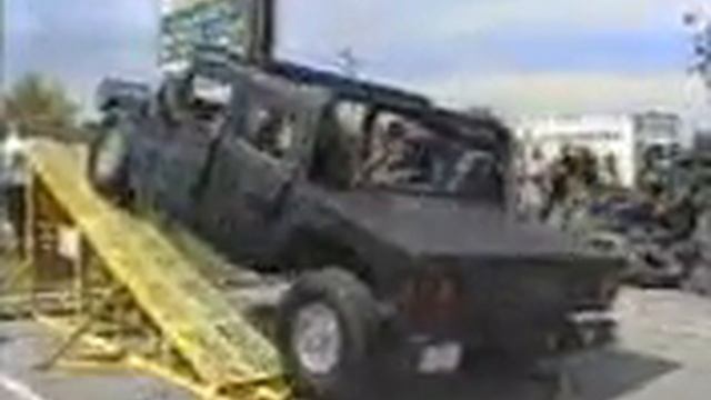 hummer falls down смотреть онлайн