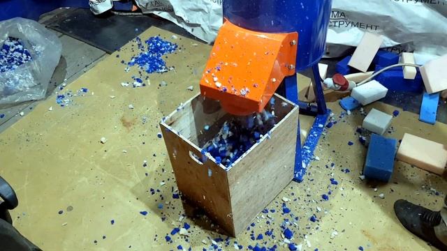 Измельчение поролона на дробилке МИ 500, сетка 30мм смотреть онлайн