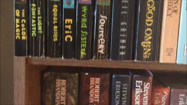 Lazy Man's Bookshelf Tour #booktubesff смотреть онлайн