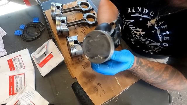 ULTIMATE K-SERIES REBUILD GUIDE ! ! ( JUNKYARD K24A2 Bottom End ) смотреть онлайн
