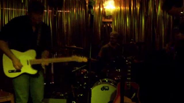 Faithless Town, "Cars Hiss By My Window" (w/ Gene Owens, 11-13-2008 (10) @ Darwin's) смотреть онлайн