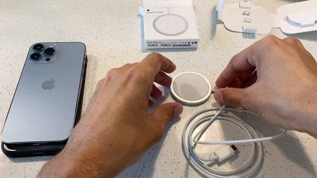 Apple MagSafe Charger Unboxing | iPhone 13 Pro Max смотреть онлайн
