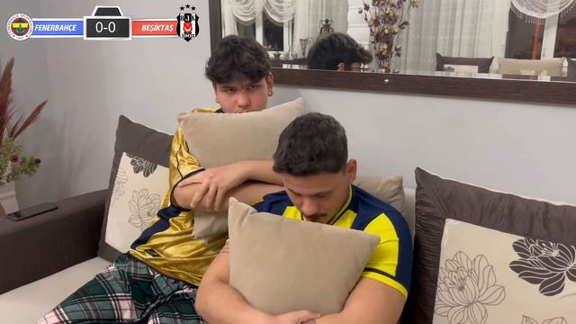FANATİK FENERBAHÇELİLER FENERBAHÇE BEŞİKTAŞ DERBİSİNİ İZLERSE - FENERBAHÇE 2-4 BEŞİKTAŞ смотреть онлайн