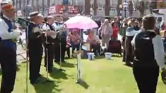 North Wales George Formby Society - When I'm Cleaning Windows.wmv смотреть онлайн