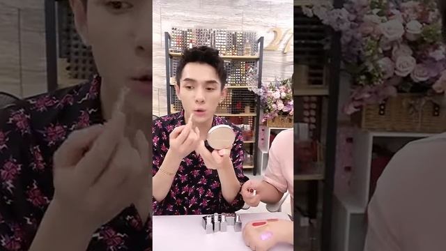 李佳崎AUSTIN|EP4|CHINESE LIPSTICK KING:THE MAN WHO SELLS 15,000 LIPSTICKS IN 15 MINUTES смотреть онлайн