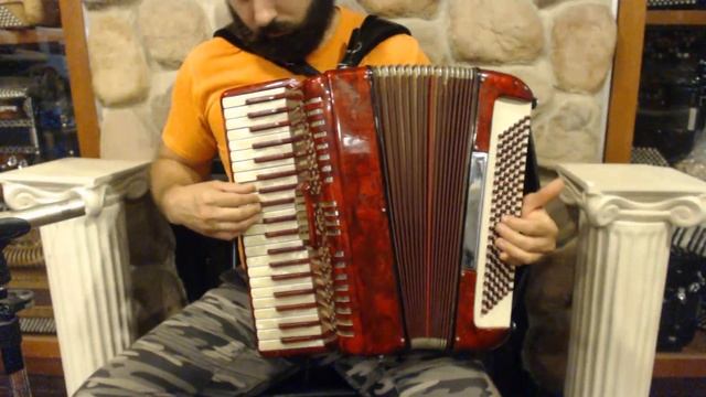 6097 - Red Italian Piano Accordion LM 41 120 $599 смотреть онлайн