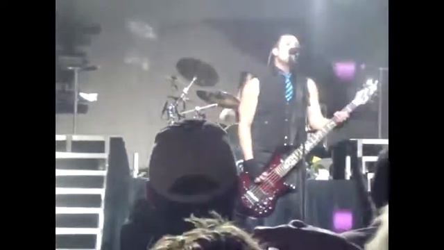 Skillet - Comatose (live) Scranton PA 4-15-10 смотреть онлайн