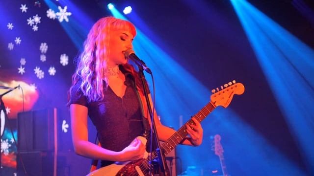 Hands Off Gretel - Freaks Like Us live the Birdwell Venue, Barnsley 18-12-21 смотреть онлайн