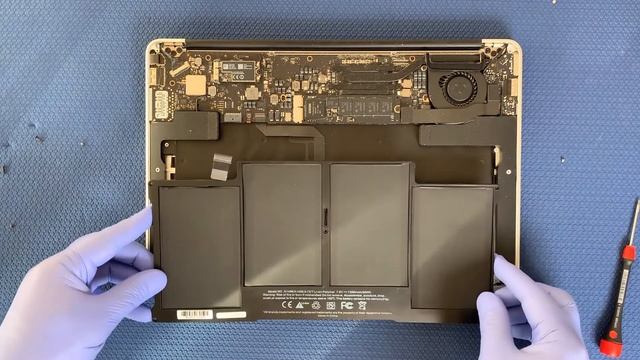Macbook Air Battery Replacement / Battery Service смотреть онлайн