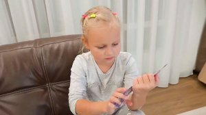 ВЛОГ Наш обычный ВЕЧЕР дома ! Завтра Алиса идет в школу ! Мили Ванили