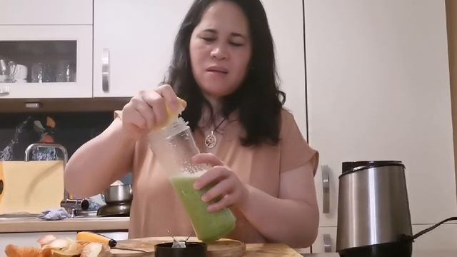 Green Smoothie reduce Cholesterol and Uric acid смотреть онлайн