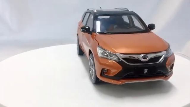 1:18 Scale 2016 BYD Song SUV Diecast Model In Orange смотреть онлайн