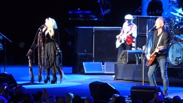 Fleetwood Mac - The Chain (Brisbane, 10.11.2015) смотреть онлайн