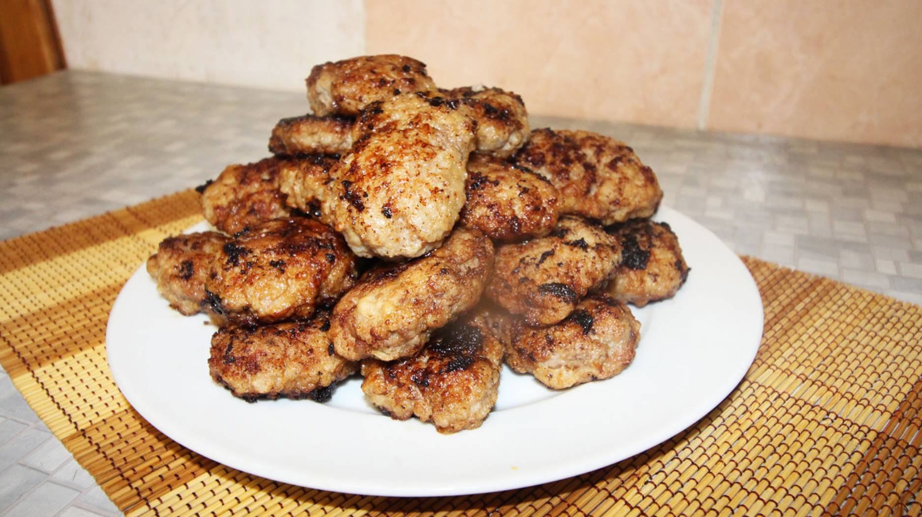 Котлеты домашние смотреть онлайн