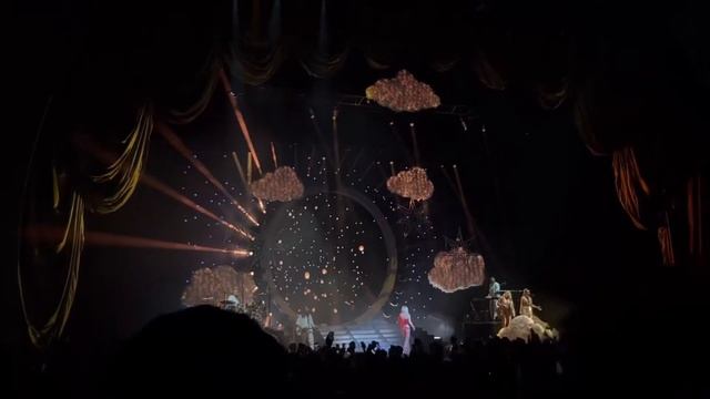 Carly Rae Jepsen: Comeback - Live at Radio City Music Hall - New York, NY - 9/28 смотреть онлайн