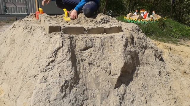 Строим крепость из песка смотреть онлайн