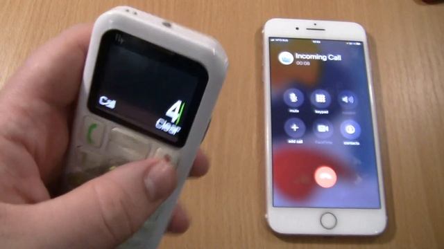 Fly Ezzy 5 White+Iphone 7 plus Double Incoming call at the Same Time смотреть онлайн