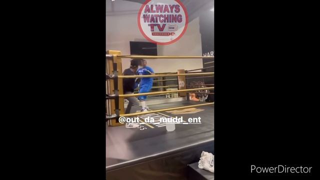 Cmac in the gym sparring for his celebrity boxing match 😳😭😭 Y’all think he ready? 🥊 смотреть онлайн