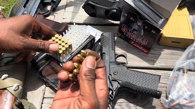 This guy can bump fire anything....(WOW) смотреть онлайн
