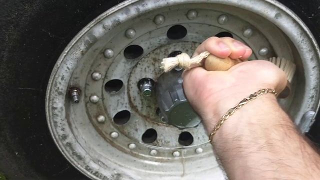 NAPA's Aluminum Brightener used on '73 Dodge Charger wheels смотреть онлайн