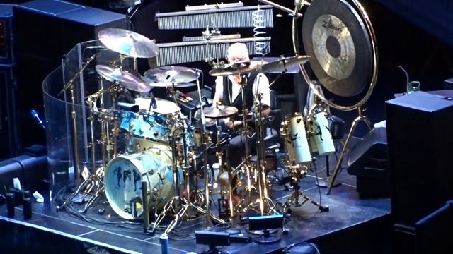 "World Turning" (with drum solo & band introductions) Fleetwood Mac Denver CO 12/03/18 смотреть онлайн