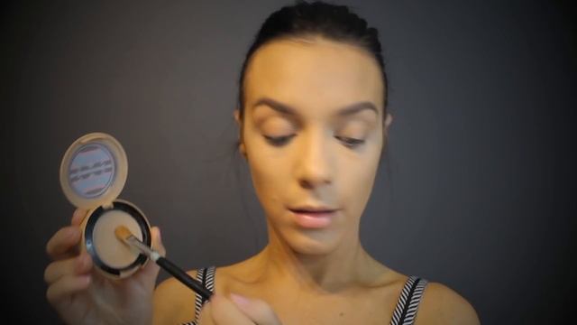 Highlighted & Glowy Natural Makeup смотреть онлайн