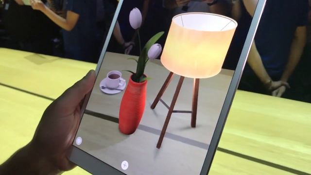 New Apple iPad Pro 10.5 and iOS 11 - Hands on смотреть онлайн