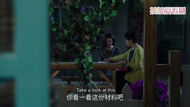 夫妻倆鬧離婚，嚇的女兒躲床底下，錄下一段話成功挽救二人婚姻 смотреть онлайн