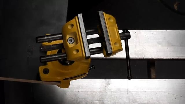 Woodturning Chuck & Lathe Maintenance Tips - Woodworking Wisdom смотреть онлайн