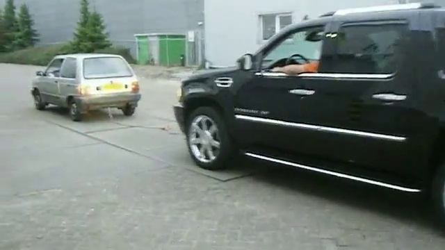 Suzuki Alto Vs ARF Cadillac Escalade Ext
