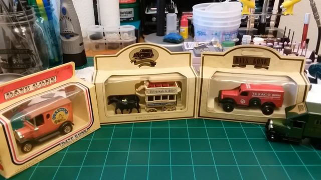 Gift Package from 'Sol' Paul Salisbury - Lledo Diecast Models смотреть онлайн