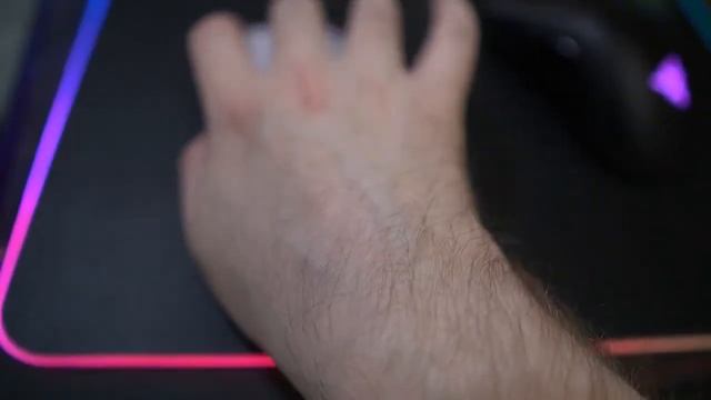 Apple Magic Mouse VS Razer DeathAdder V2 Pro Gaming Mouse смотреть онлайн