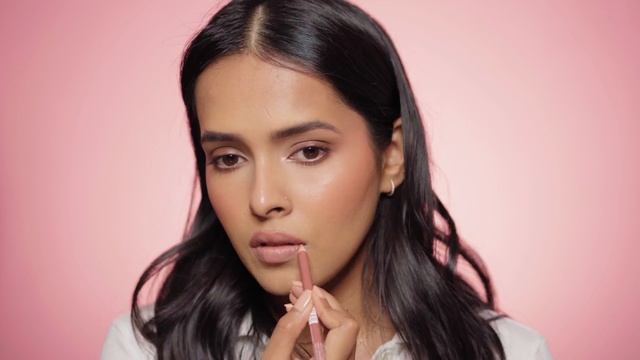 Best affordable glosses! Rs.250 Swiss Beauty Plump Up Wet Gloss Swatches смотреть онлайн