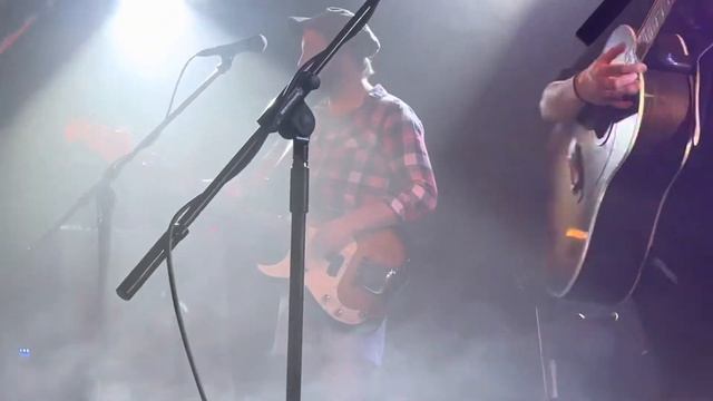 Weetwood Mac - The Chain (Fleetwood Mac cover) смотреть онлайн
